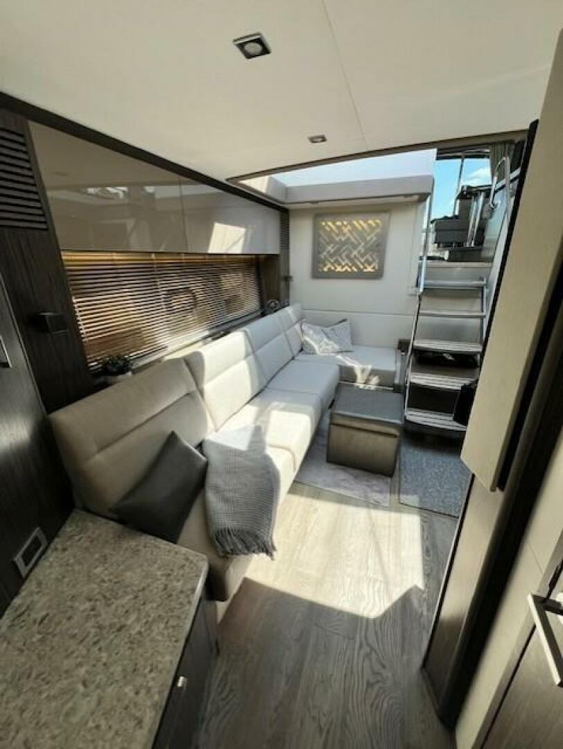 Slide: The Image of Sea Ray 510 Sundancer 2018 - 4632540
