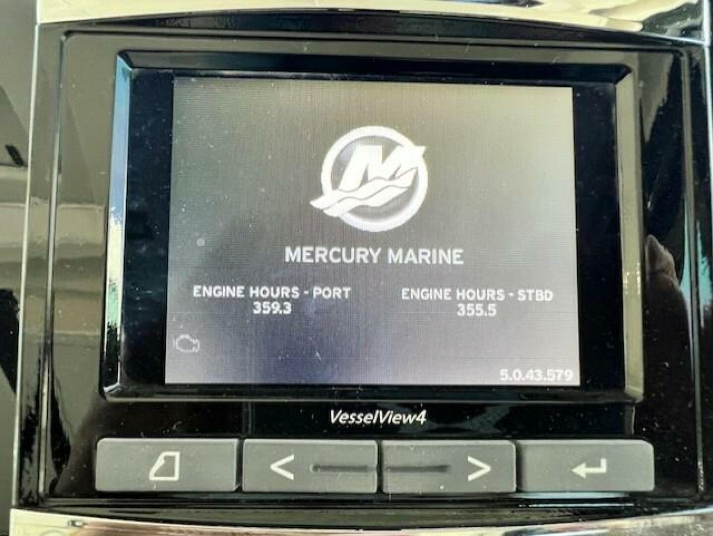 Slide: The Image of Sea Ray 510 Sundancer 2018 - 4632572