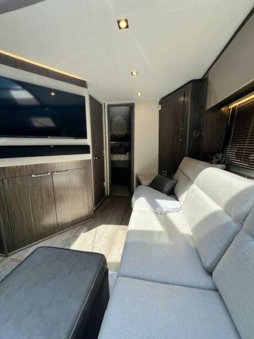Slide: The Image of Sea Ray 510 Sundancer 2018 - 4632537
