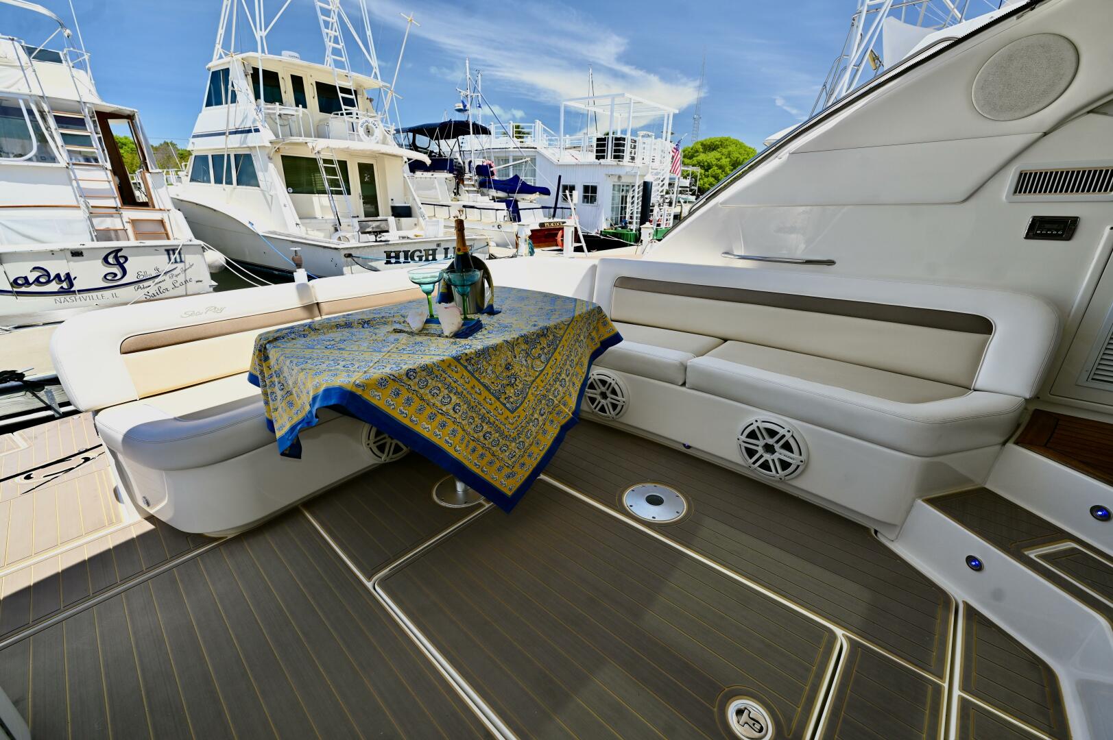 Slide: The Image of Sea Ray 540 Sundancer 2012 - 5360319