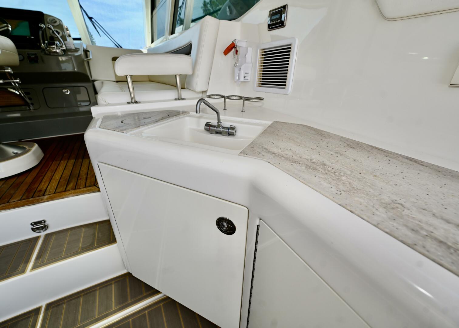 Slide: The Image of Sea Ray 540 Sundancer 2012 - 5360321