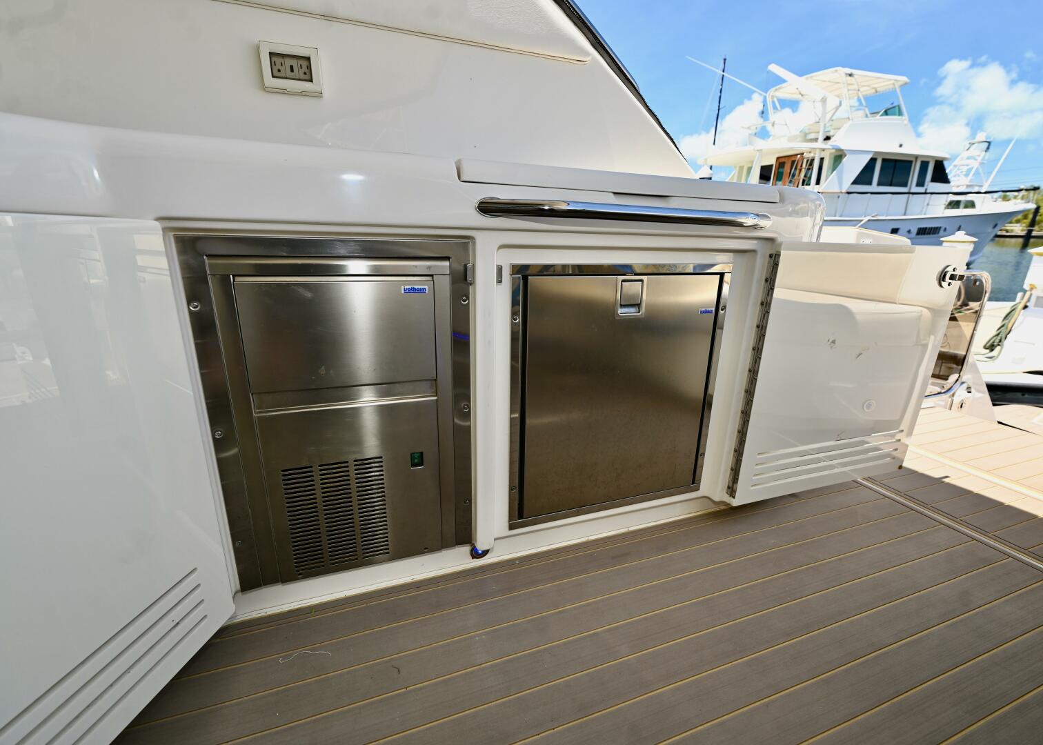 Slide: The Image of Sea Ray 540 Sundancer 2012 - 5360322