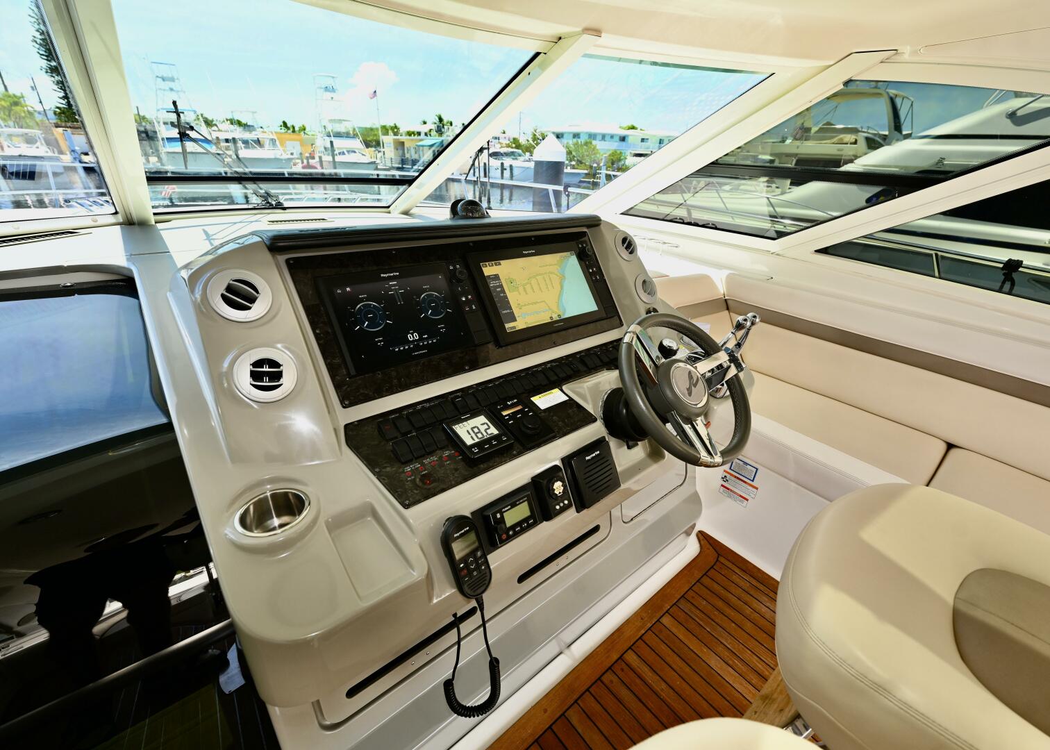 Slide: The Image of Sea Ray 540 Sundancer 2012 - 5360327