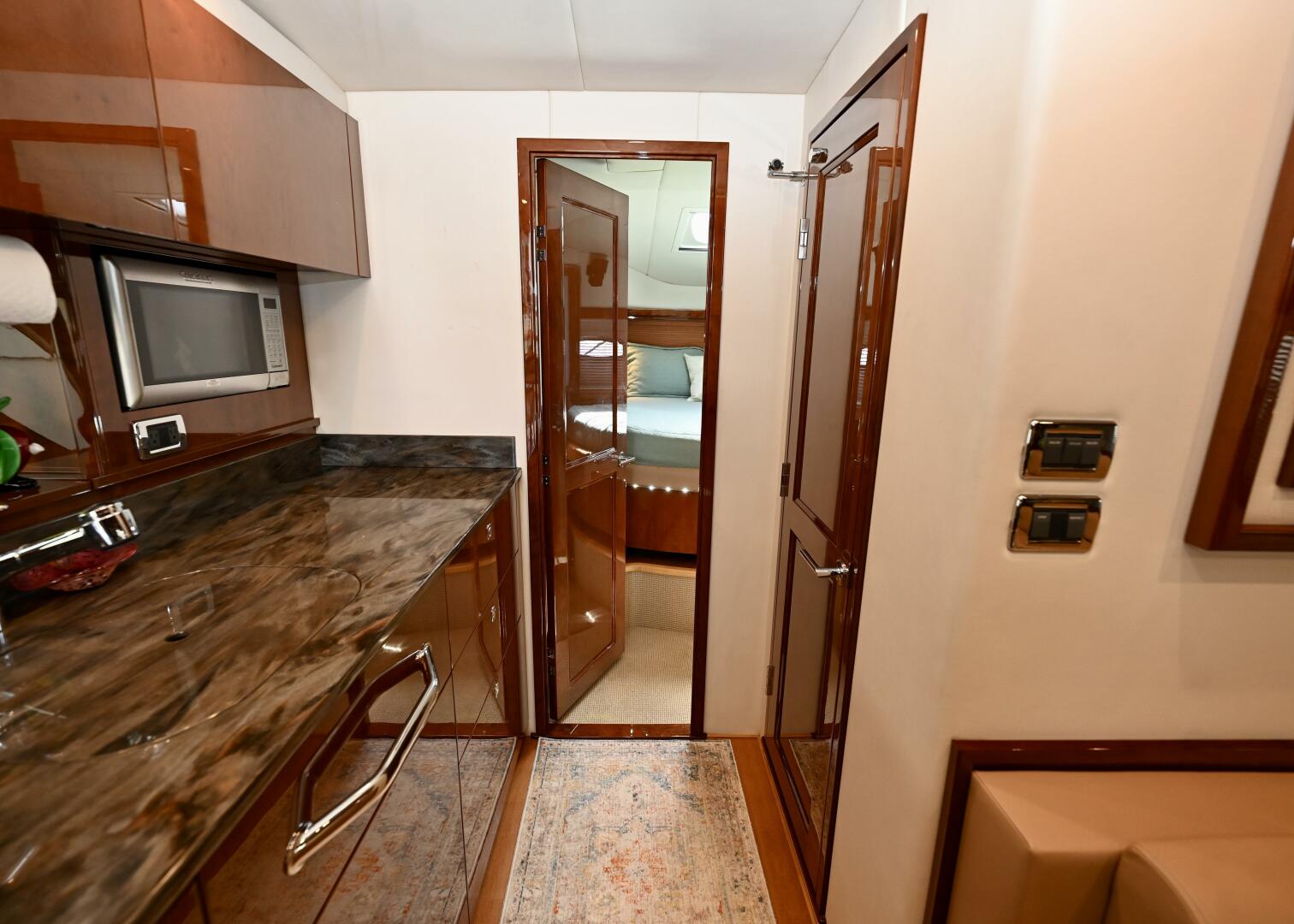 Slide: The Image of Sea Ray 540 Sundancer 2012 - 5360603