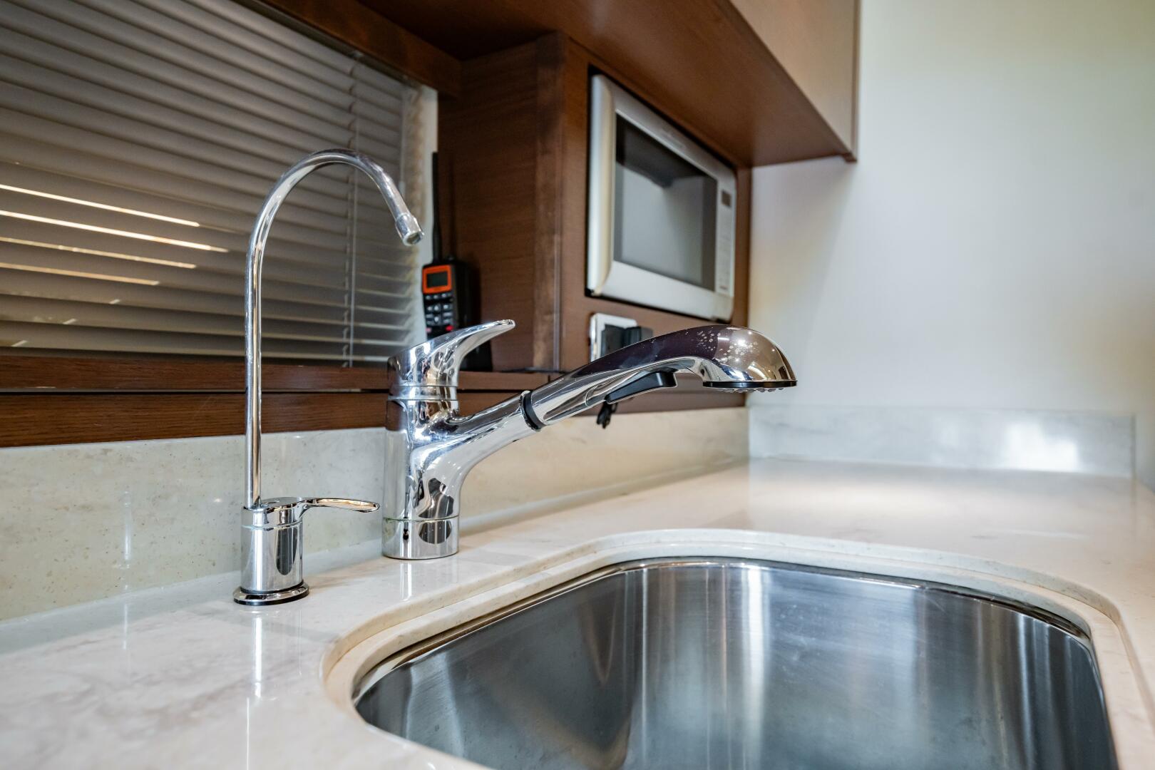 Slide: The Image of Sea Ray 540 Sundancer 2013 - 5072286
