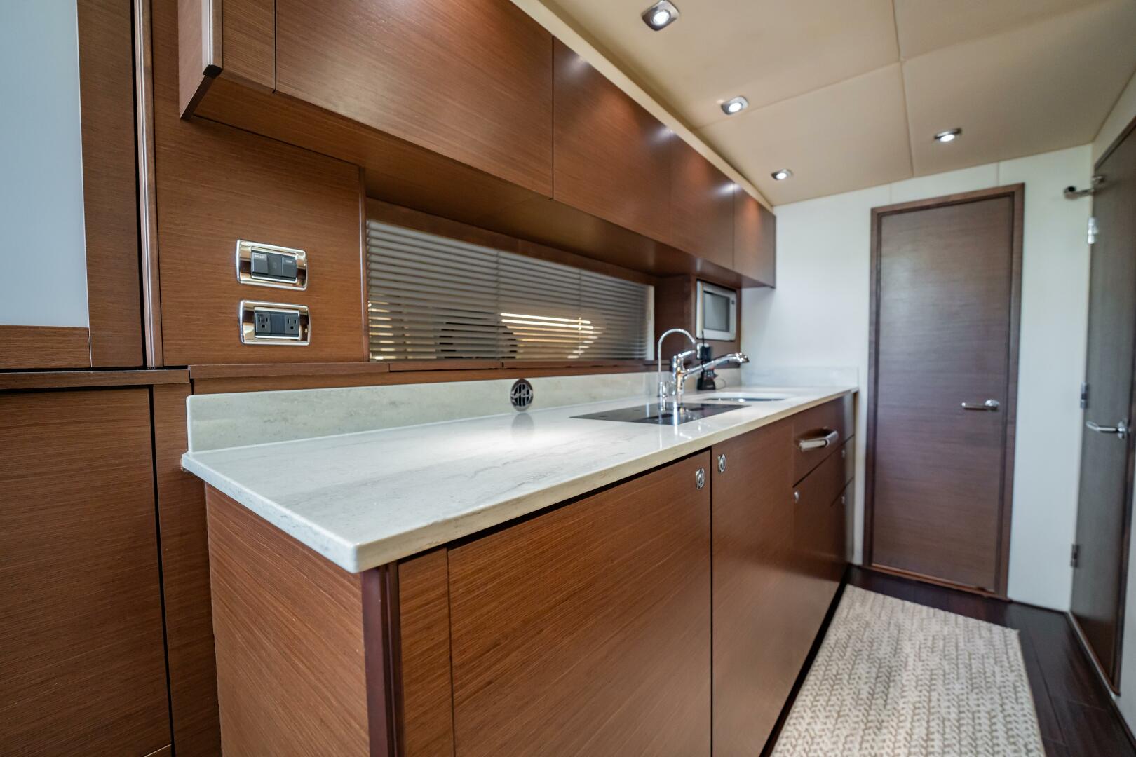 Slide: The Image of Sea Ray 540 Sundancer 2013 - 5072288