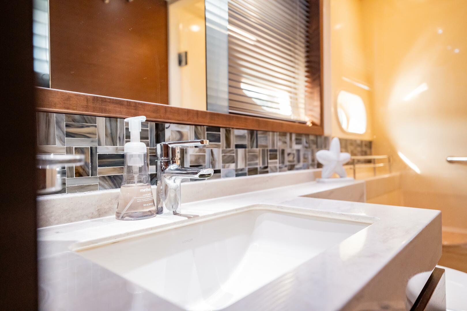 Slide: The Image of Sea Ray 540 Sundancer 2013 - 5072299