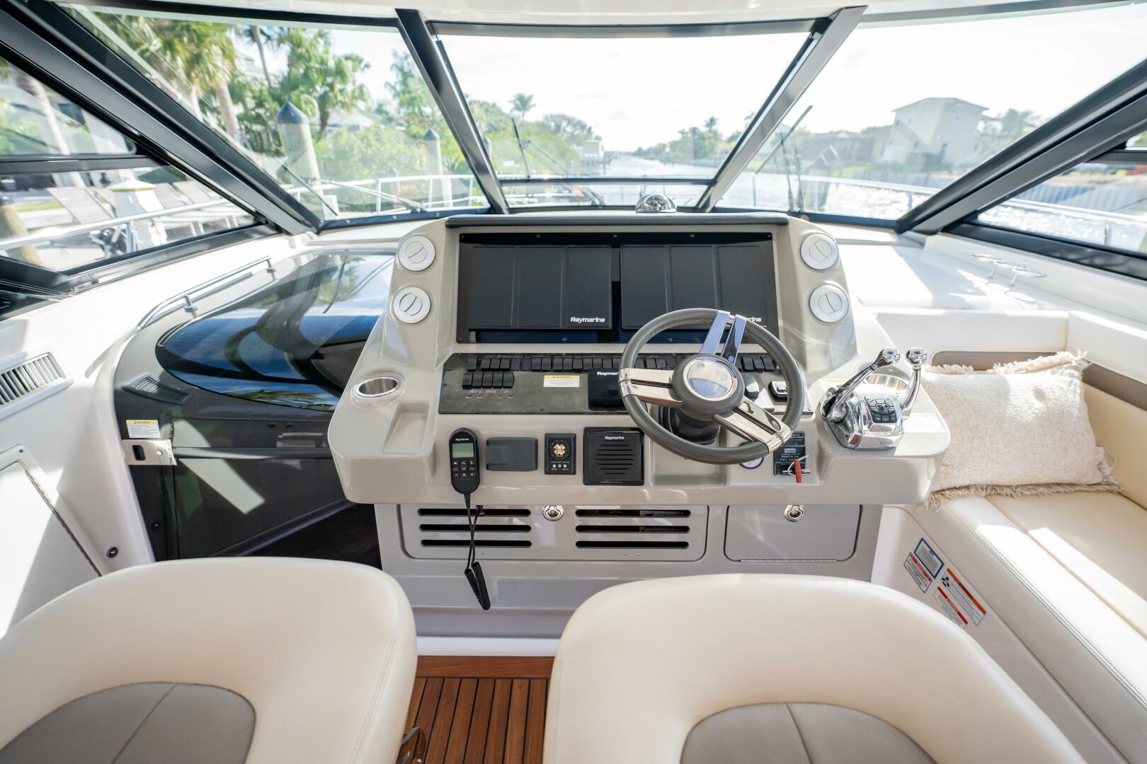 Slide: The Image of Sea Ray 540 Sundancer 2013 - 5072312