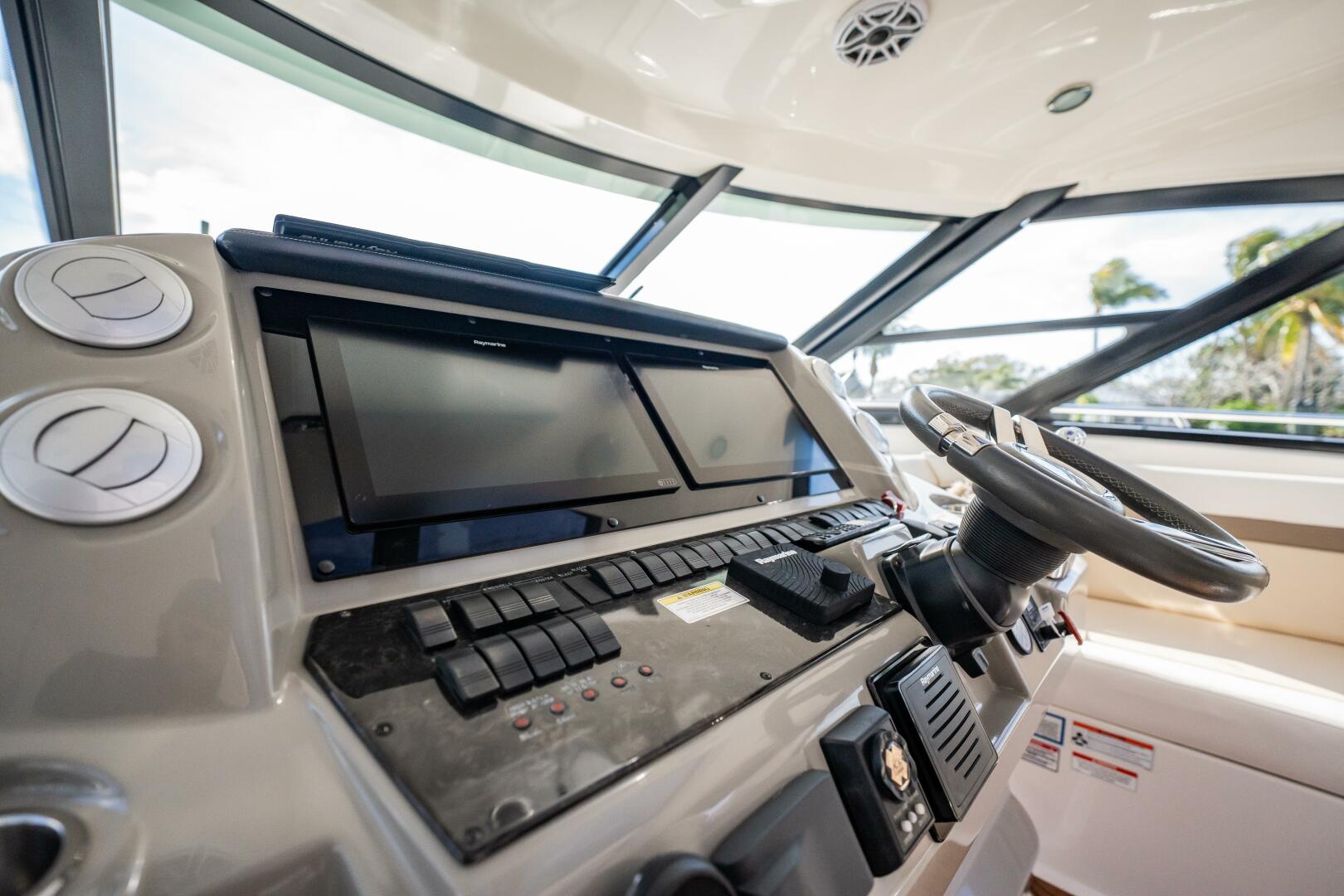 Slide: The Image of Sea Ray 540 Sundancer 2013 - 5072314