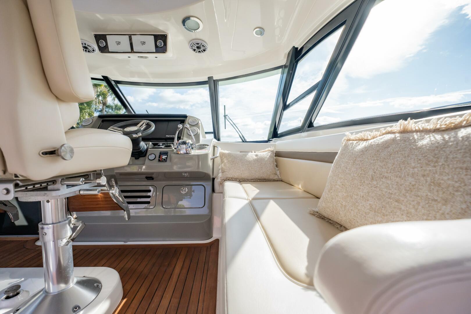 Slide: The Image of Sea Ray 540 Sundancer 2013 - 5072318