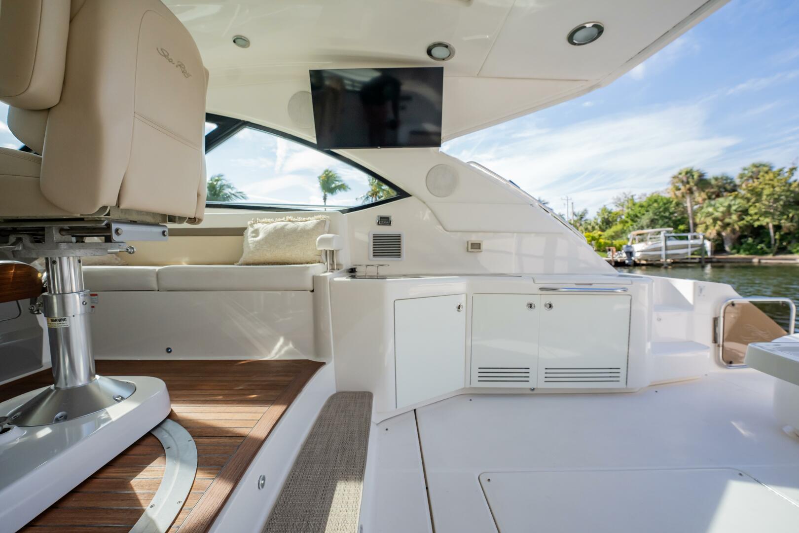 Slide: The Image of Sea Ray 540 Sundancer 2013 - 5072323