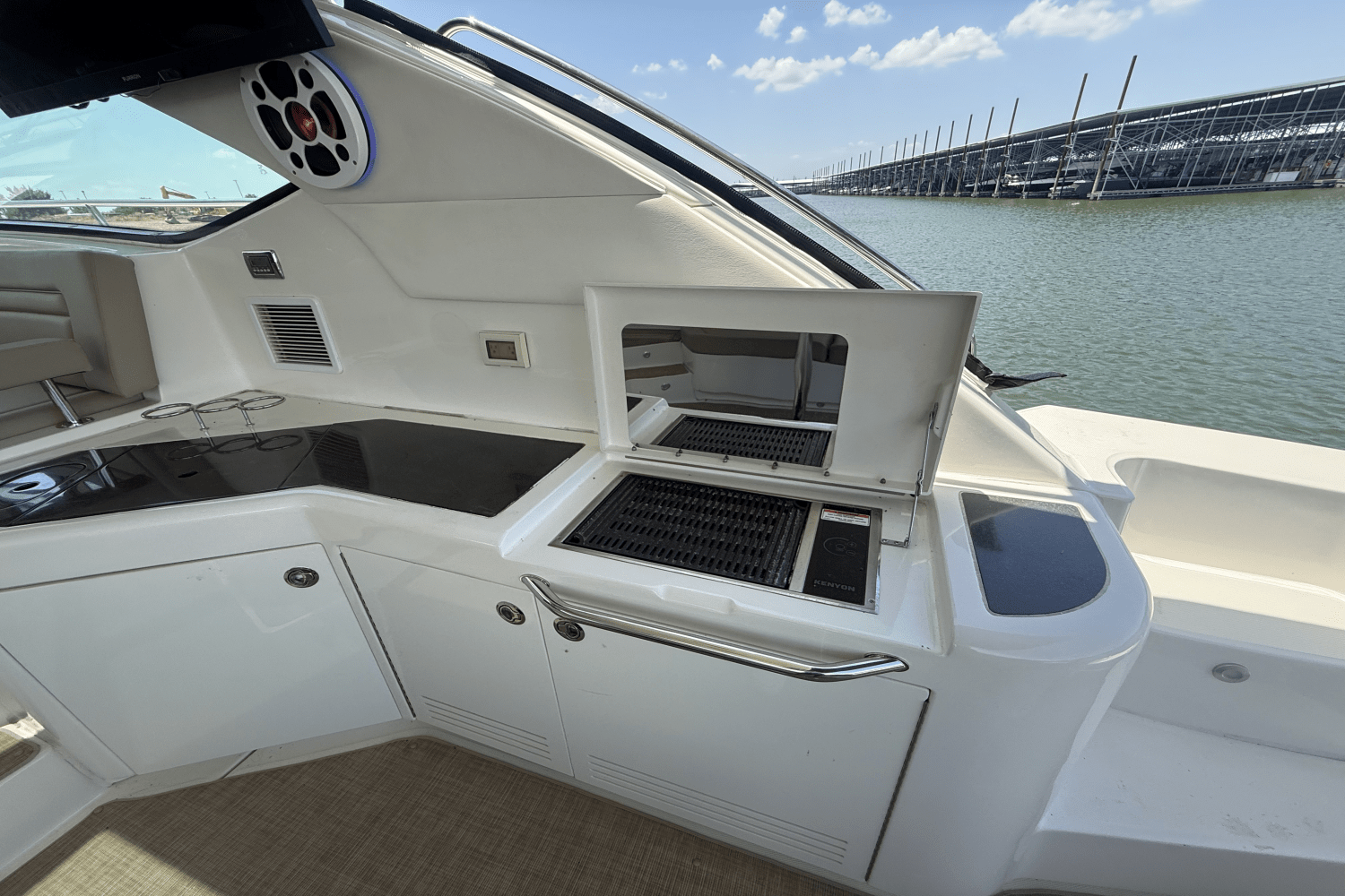 Slide: The Image of Sea Ray 540 SUNDANCER 2016 - 21