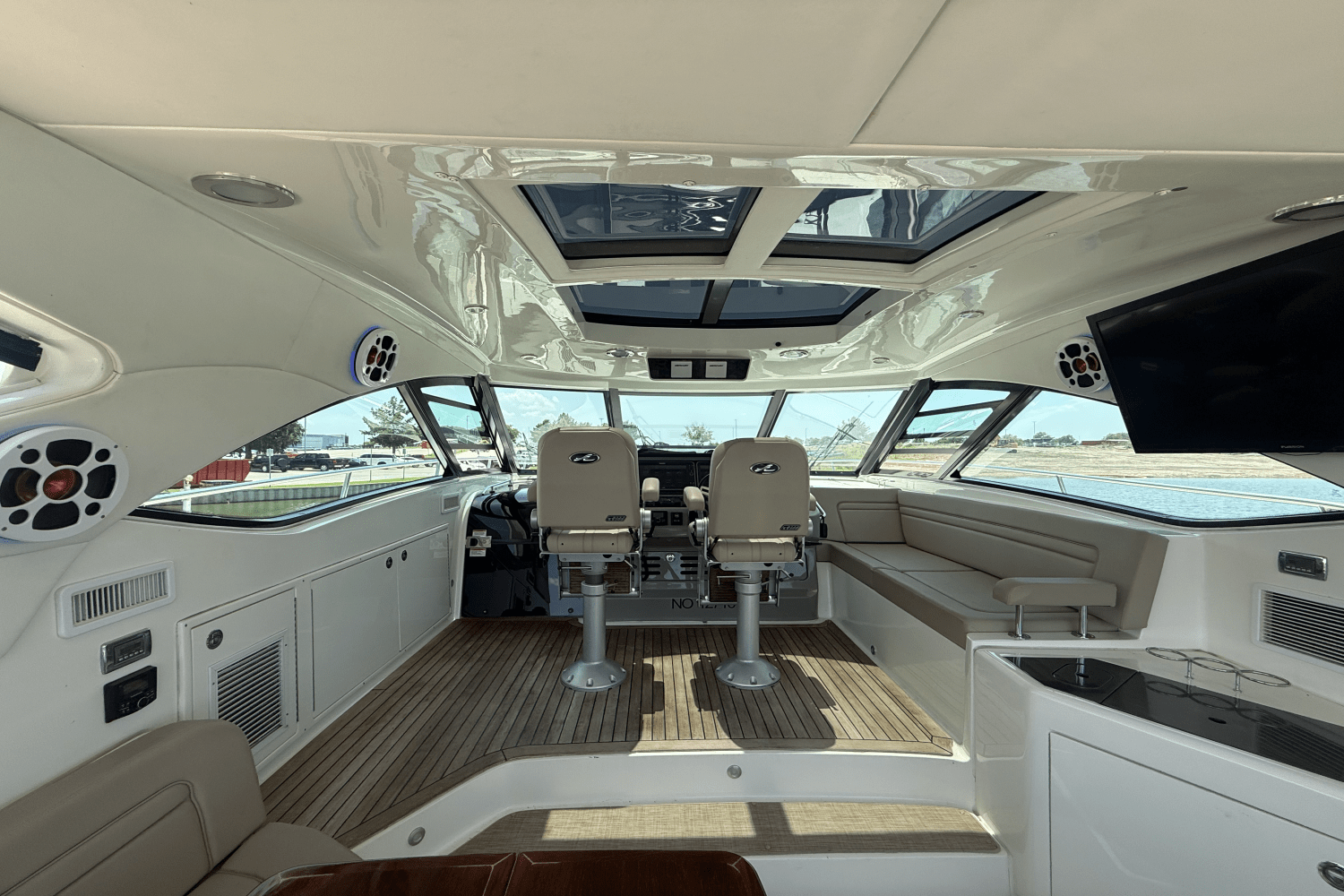 Slide: The Image of Sea Ray 540 SUNDANCER 2016 - 26