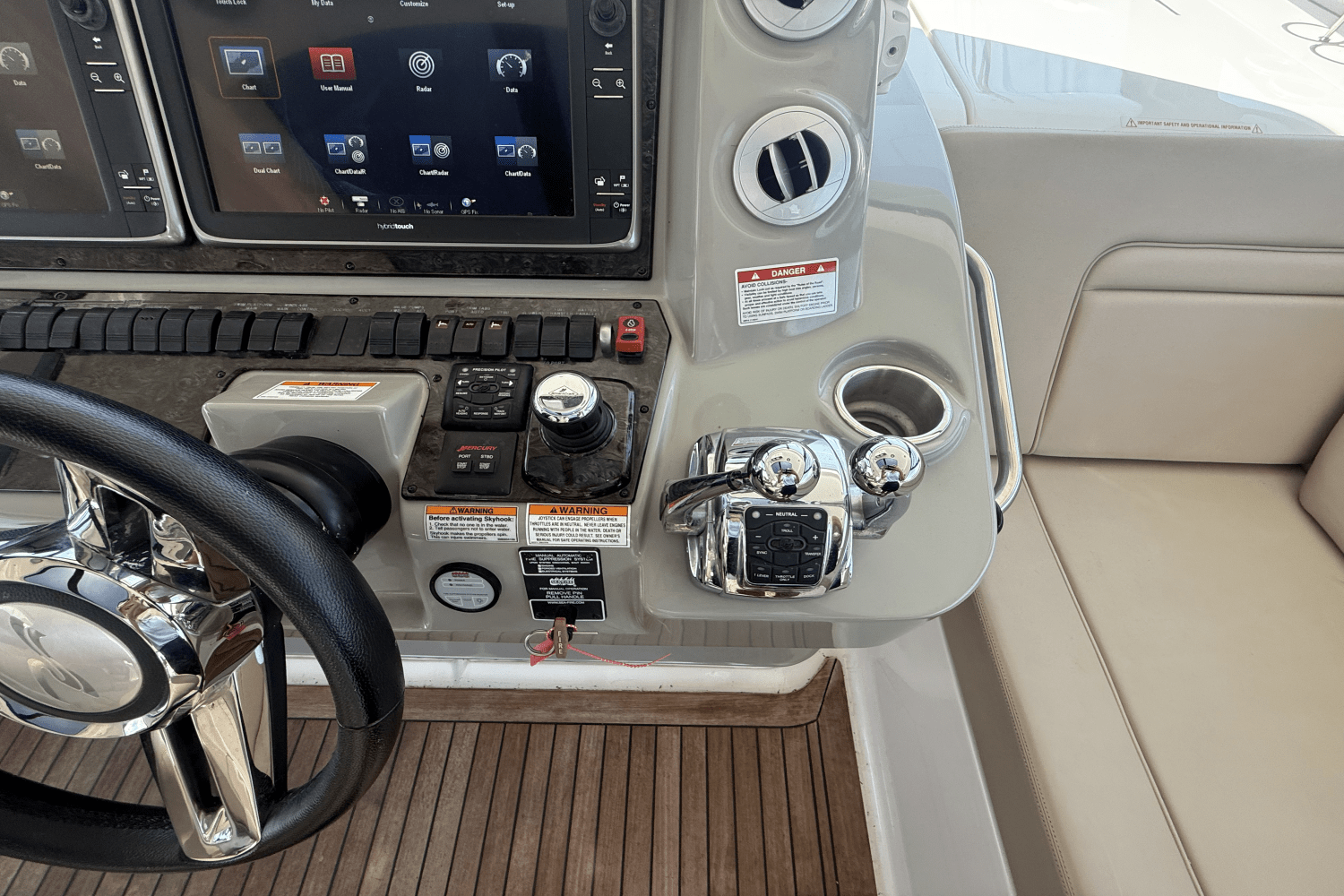 Slide: The Image of Sea Ray 540 SUNDANCER 2016 - 31