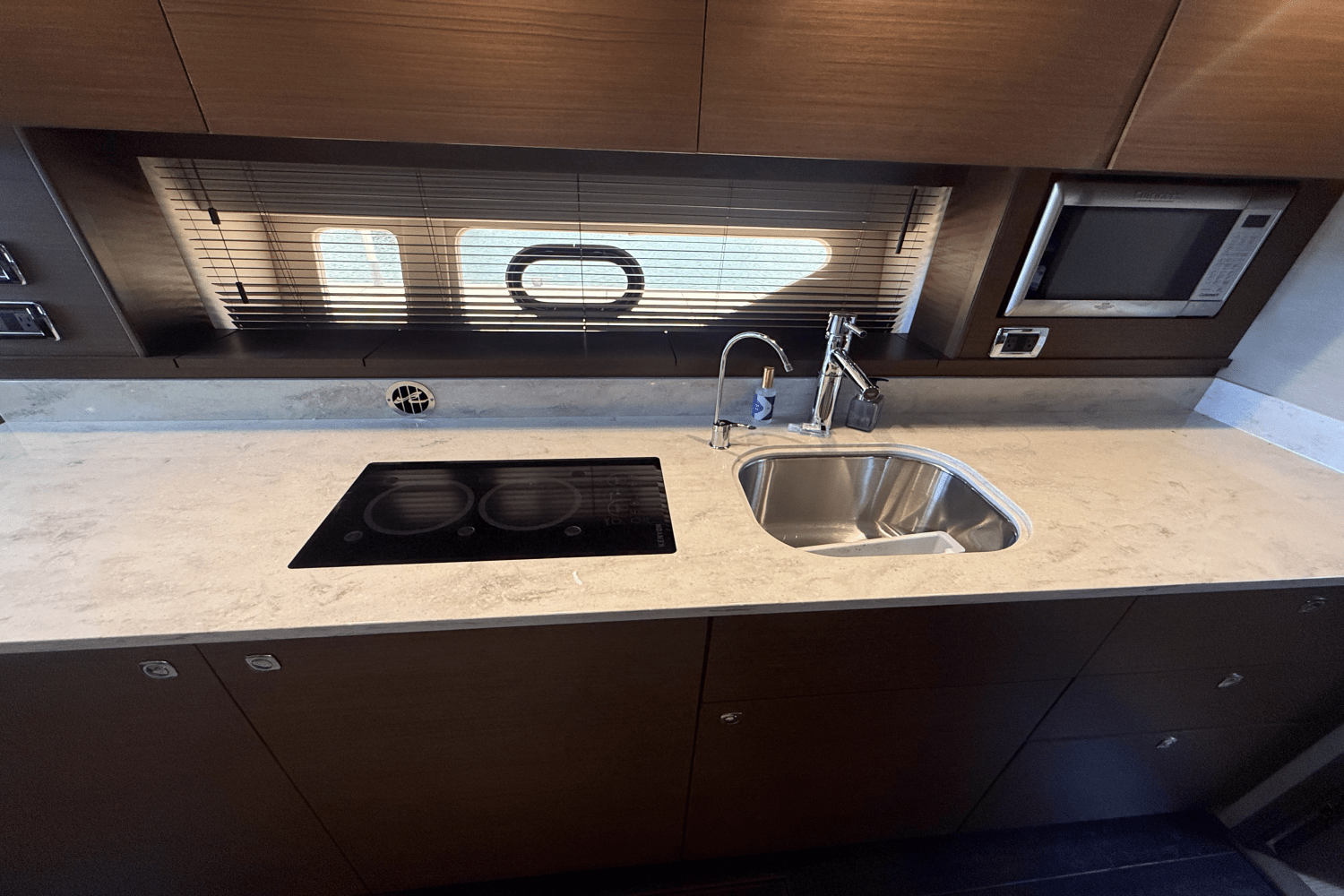Slide: The Image of Sea Ray 540 SUNDANCER 2016 - 48