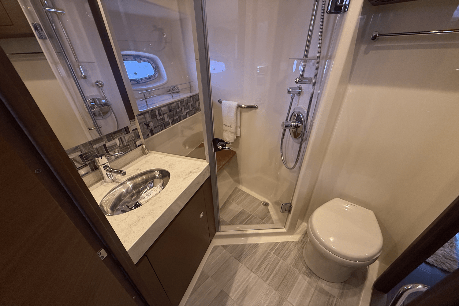 Slide: The Image of Sea Ray 540 SUNDANCER 2016 - 53
