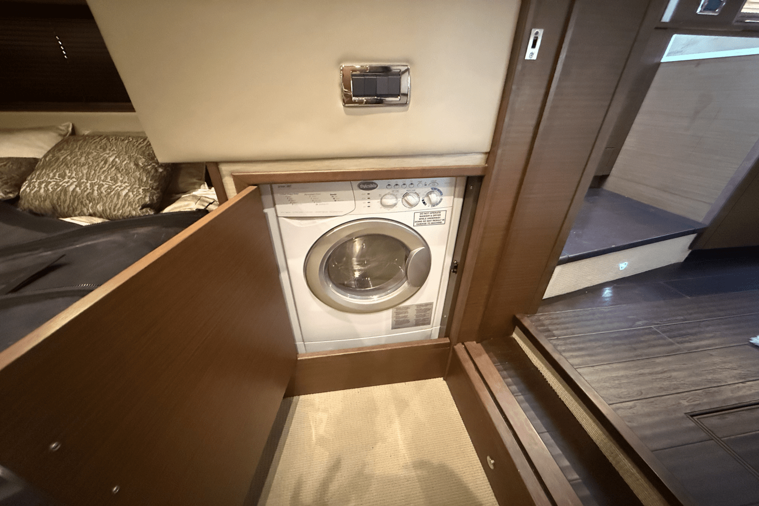 Slide: The Image of Sea Ray 540 SUNDANCER 2016 - 68