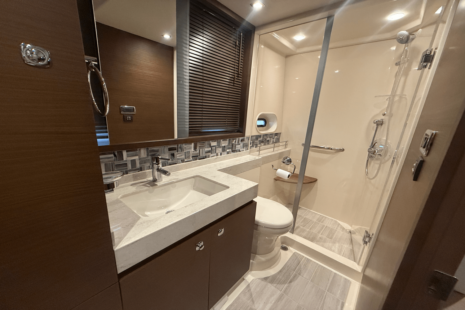 Slide: The Image of Sea Ray 540 SUNDANCER 2016 - 70