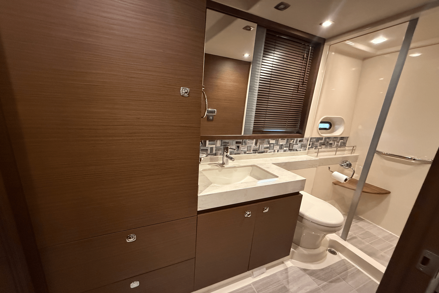 Slide: The Image of Sea Ray 540 SUNDANCER 2016 - 76