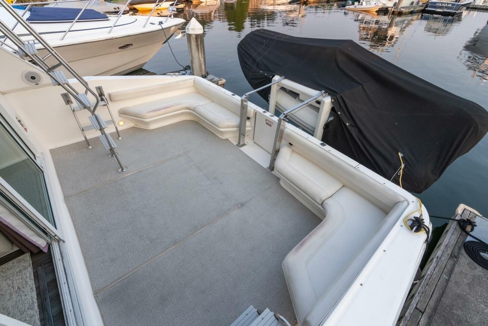 Slide: The Image of Sea Ray 550 Sedan Bridge 1993 - 5507050