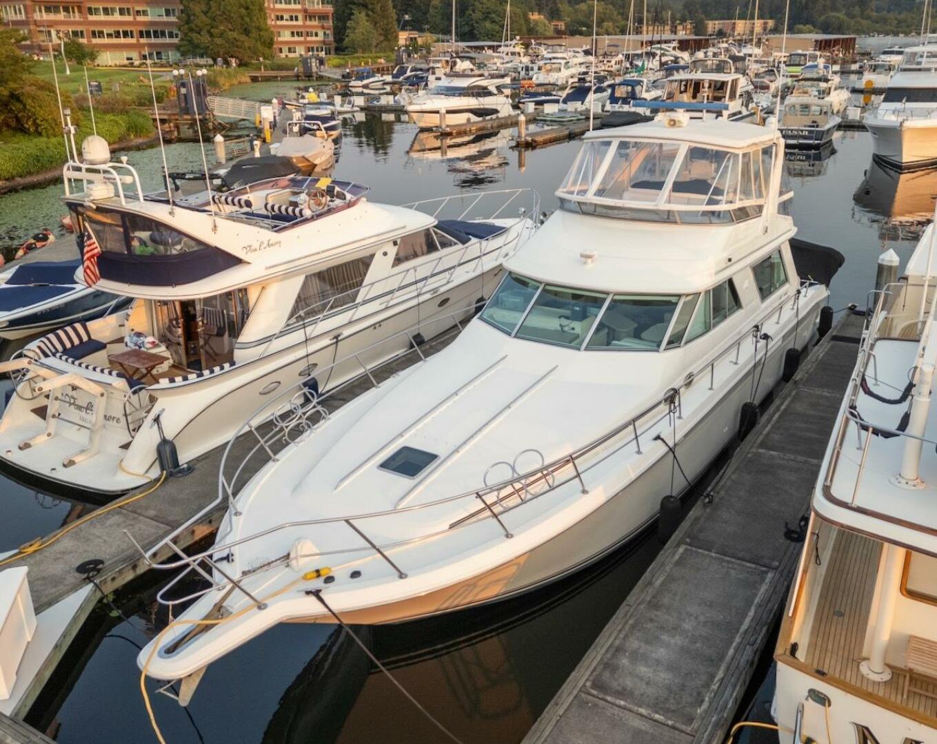 Slide: The Image of Sea Ray 550 Sedan Bridge 1993 - 5507044