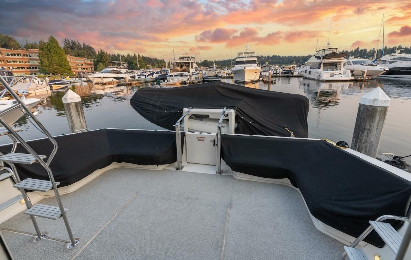 Slide: The Image of Sea Ray 550 Sedan Bridge 1993 - 5507049