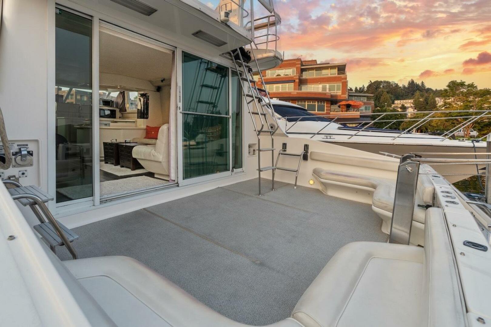 Slide: The Image of Sea Ray 550 Sedan Bridge 1993 - 5507052