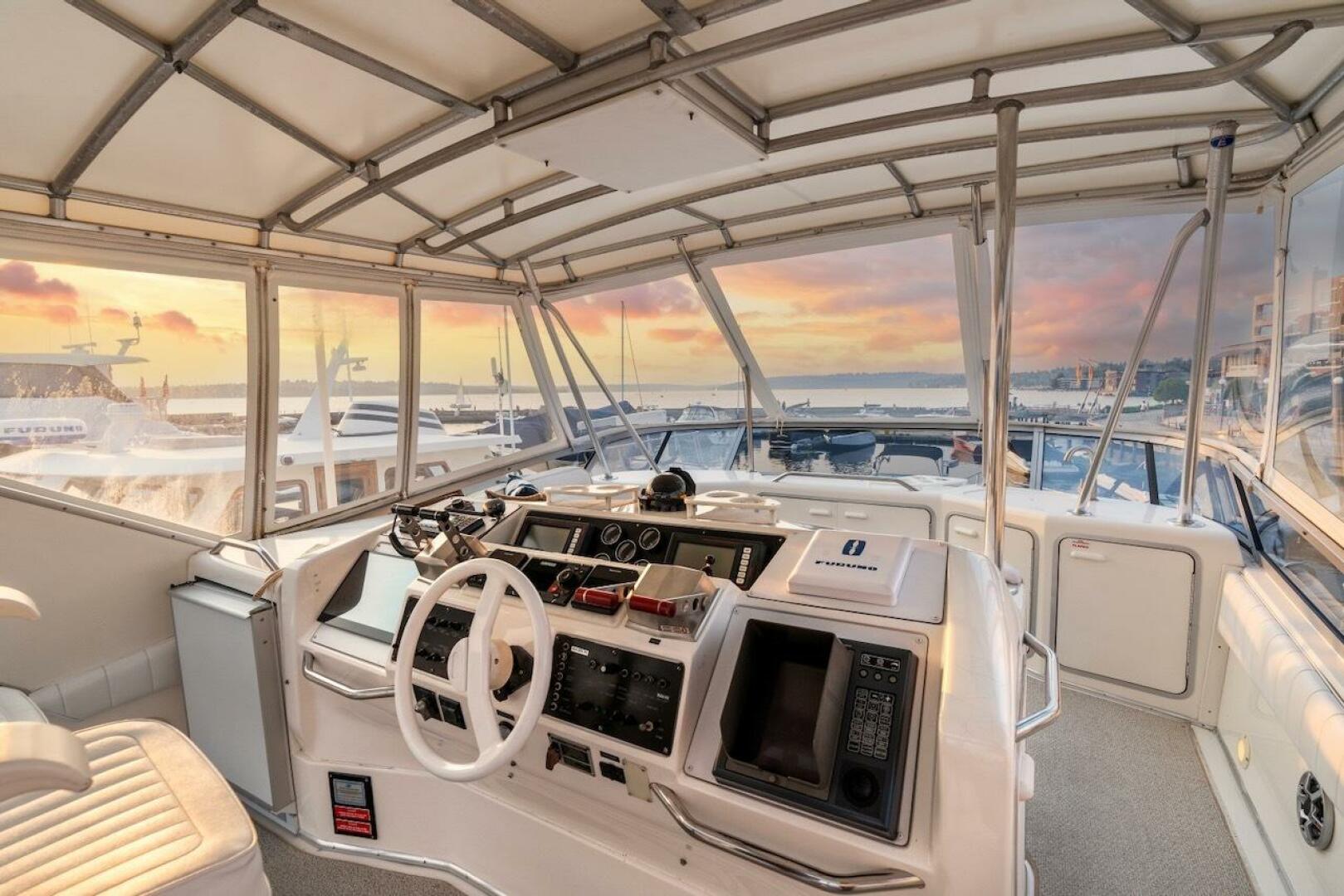 Slide: The Image of Sea Ray 550 Sedan Bridge 1993 - 5507056