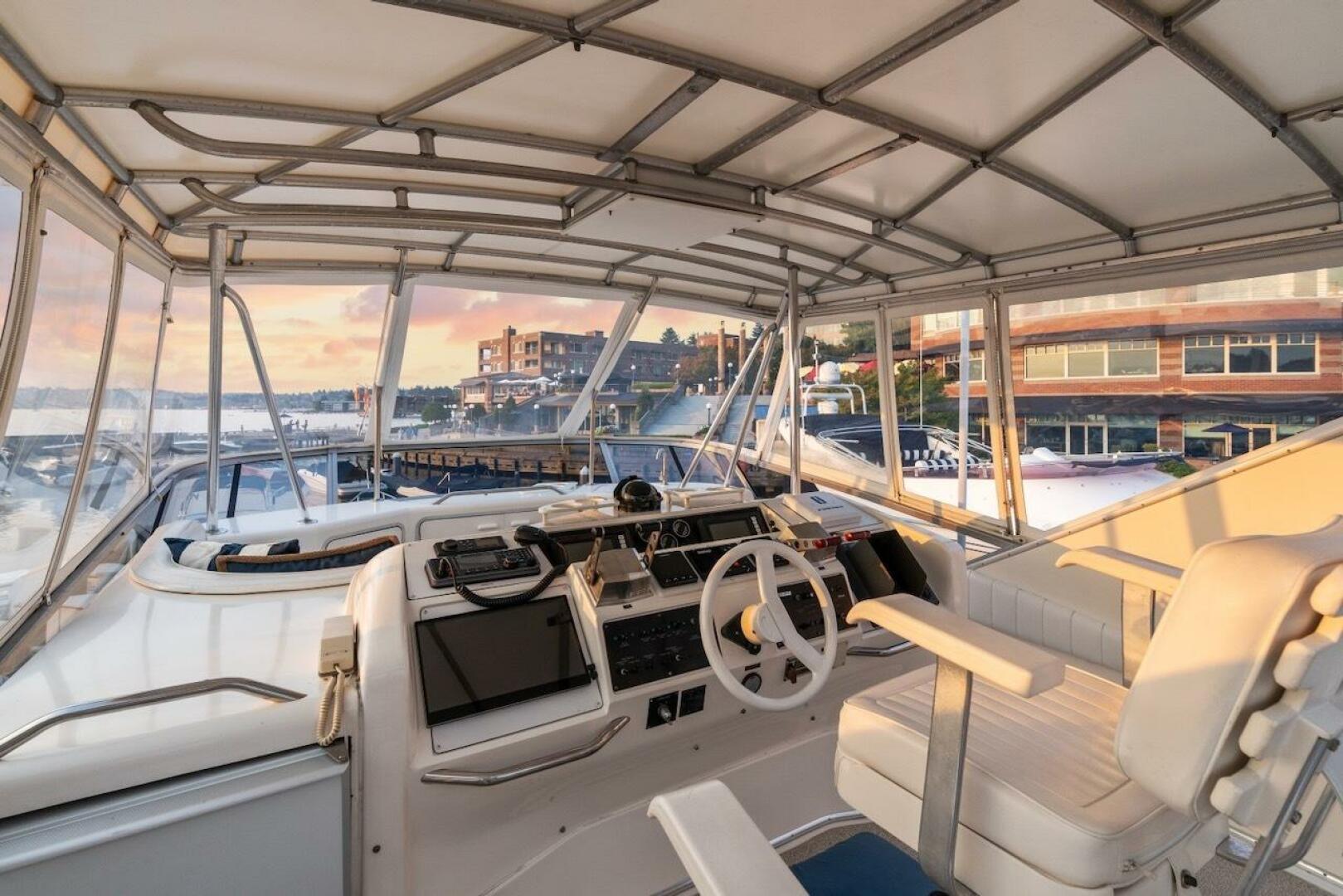 Slide: The Image of Sea Ray 550 Sedan Bridge 1993 - 5507057