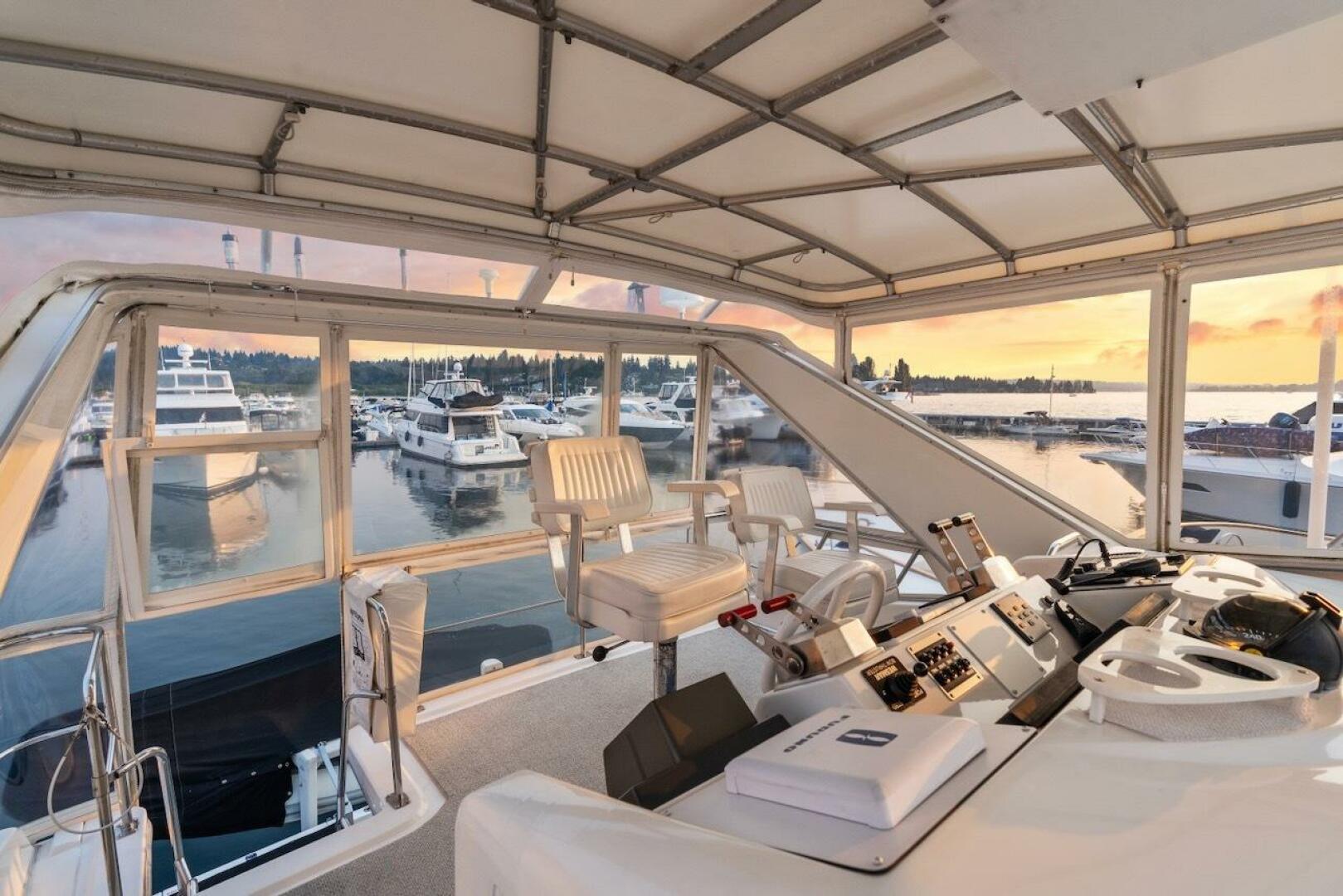 Slide: The Image of Sea Ray 550 Sedan Bridge 1993 - 5507064