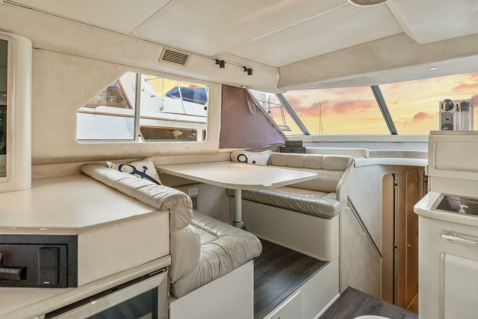 Slide: The Image of Sea Ray 550 Sedan Bridge 1993 - 5507080