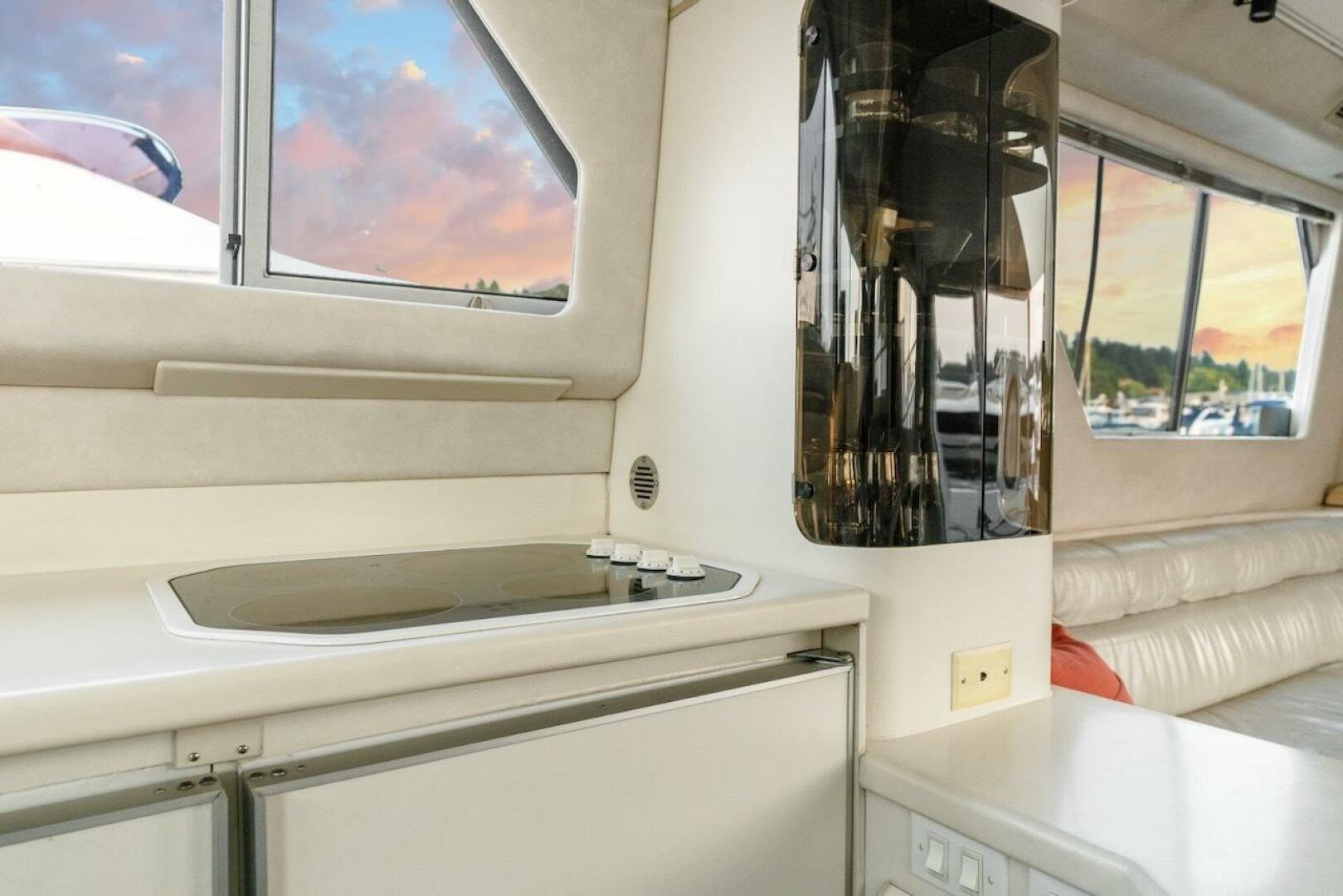 Slide: The Image of Sea Ray 550 Sedan Bridge 1993 - 5507089