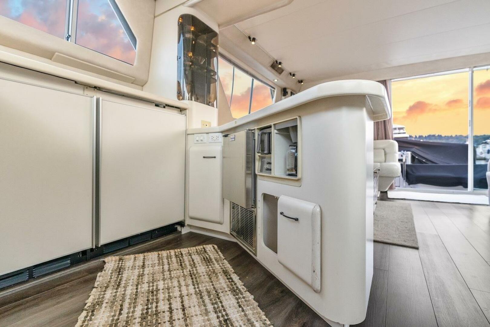 Slide: The Image of Sea Ray 550 Sedan Bridge 1993 - 5507093