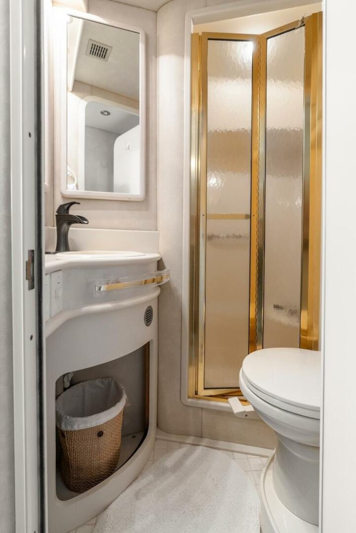 Slide: The Image of Sea Ray 550 Sedan Bridge 1993 - 5507098