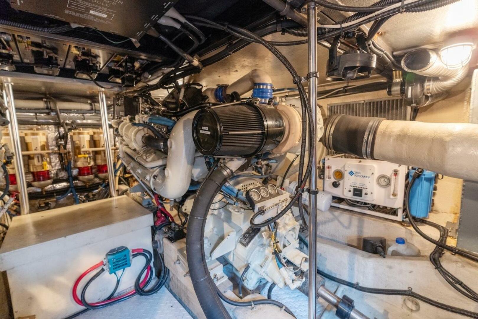 Slide: The Image of Sea Ray 550 Sedan Bridge 1993 - 5507108