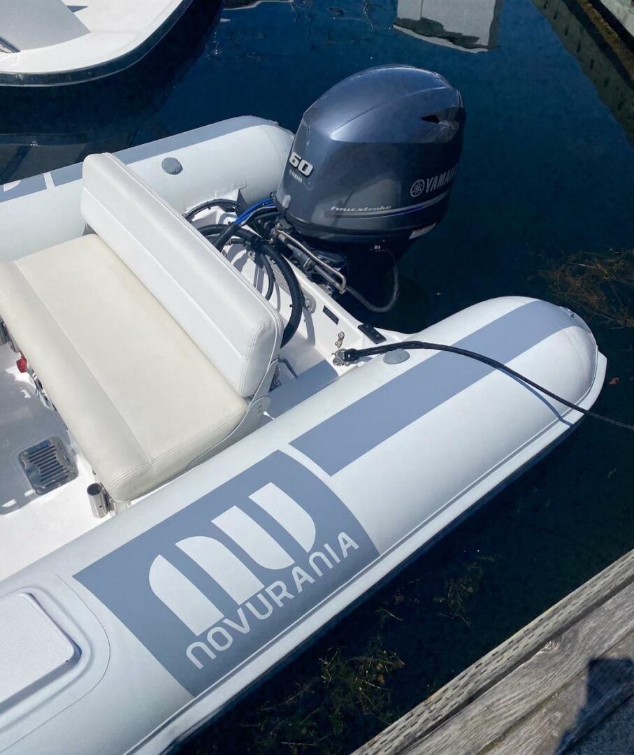 Slide: The Image of Sea Ray 550 Sedan Bridge 1993 - 5507115