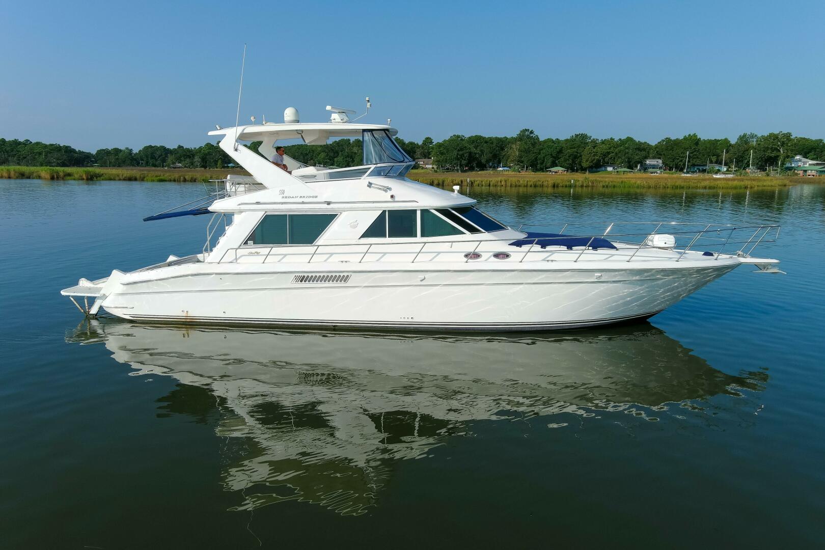 Slide: The Image of 1997 55 Sea Ray 550 Sedan No Name Profile - 3905918