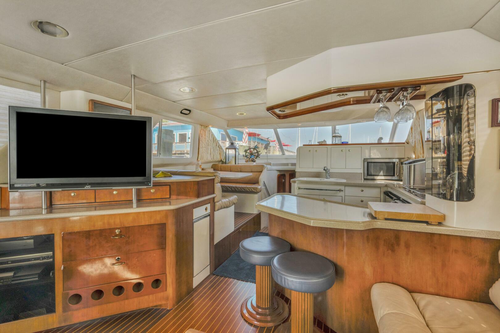 Slide: The Image of 1997 55 Sea Ray 550 Sedan No Name Salon (2) - 3905920