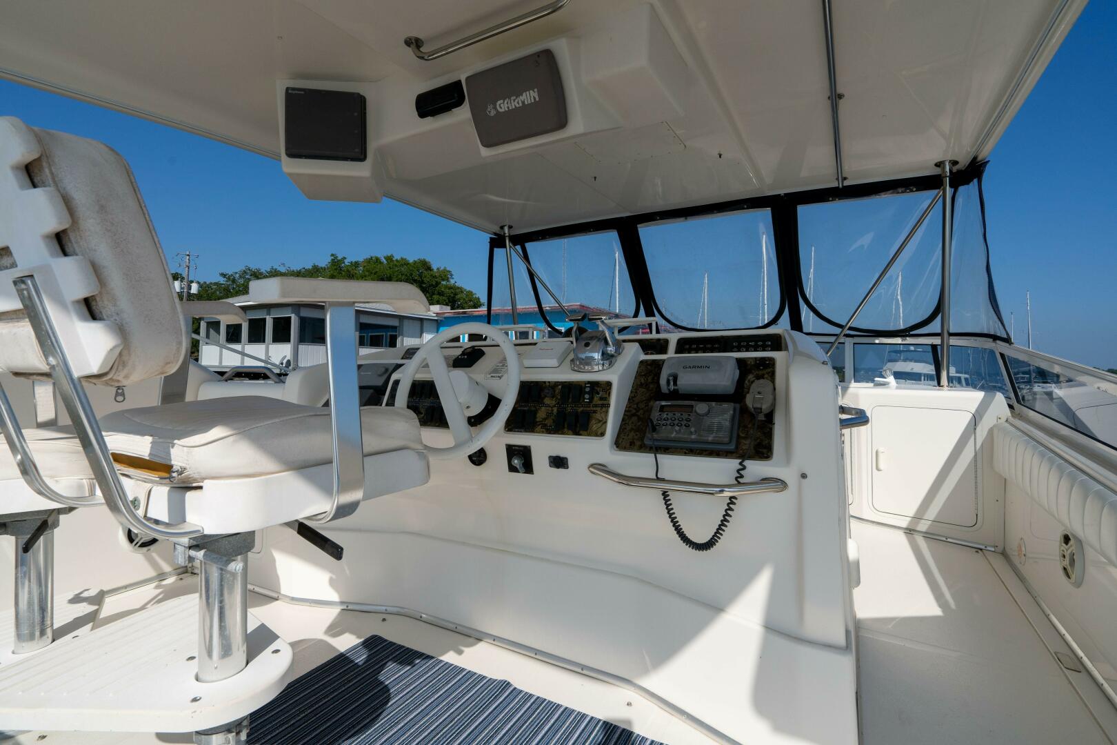 Slide: The Image of 1997 55 Sea Ray 550 Sedan No Name Upper Helm (2) - 3905931