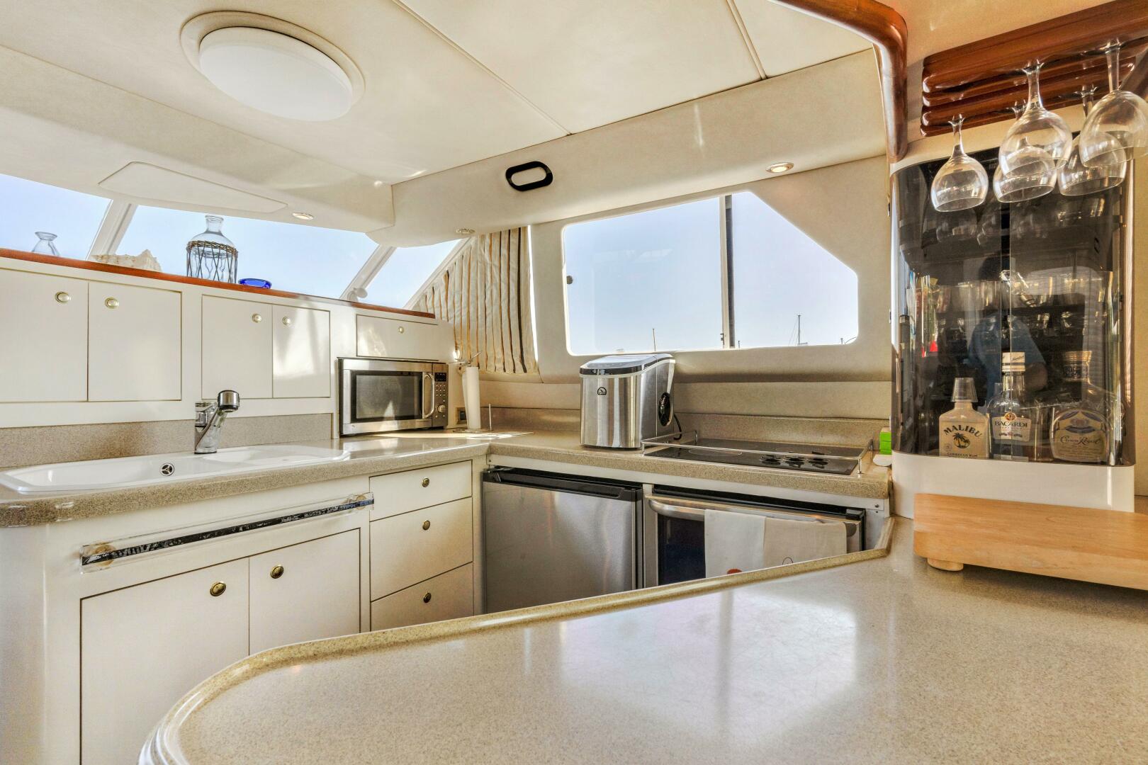 Slide: The Image of 1997 55 Sea Ray 550 Sedan No Name Galley (2) - 3905923