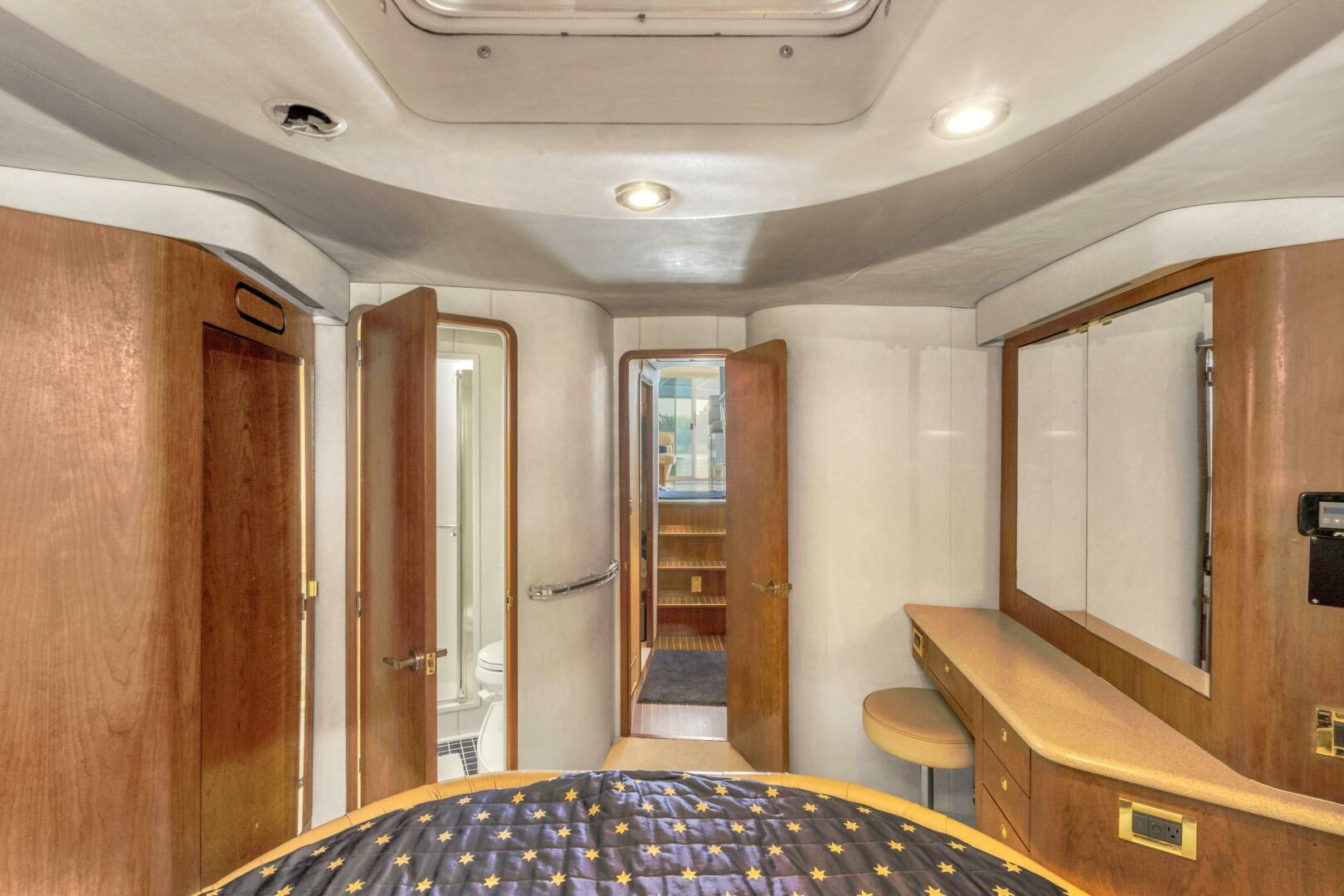 Slide: The Image of 1997 55 Sea Ray 550 Sedan No Name Master Stateroom - 3905925