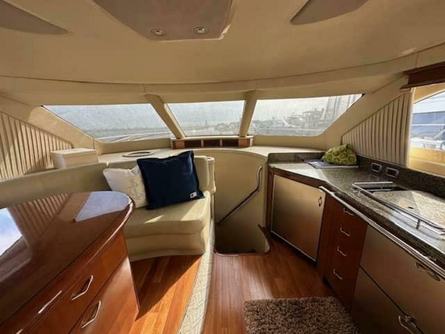 Slide: The Image of Sea Ray 550 Sedan Bridge 2005 - 5359837