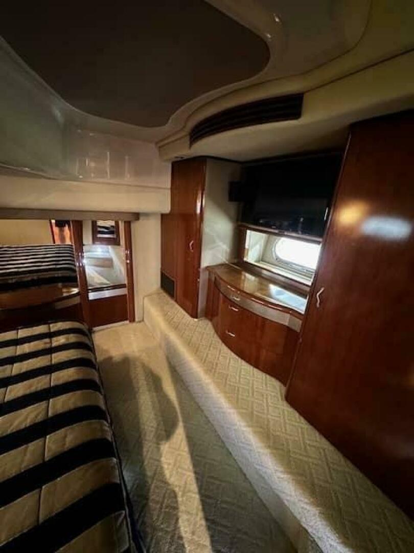 Slide: The Image of Sea Ray 550 Sedan Bridge 2005 - 5359855