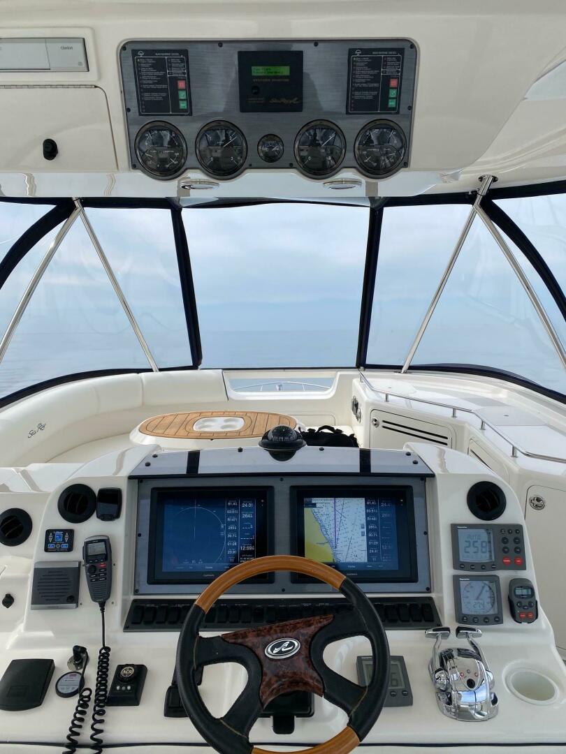 Slide: The Image of Sea Ray 550 Sedan Bridge 2005 - 5359867