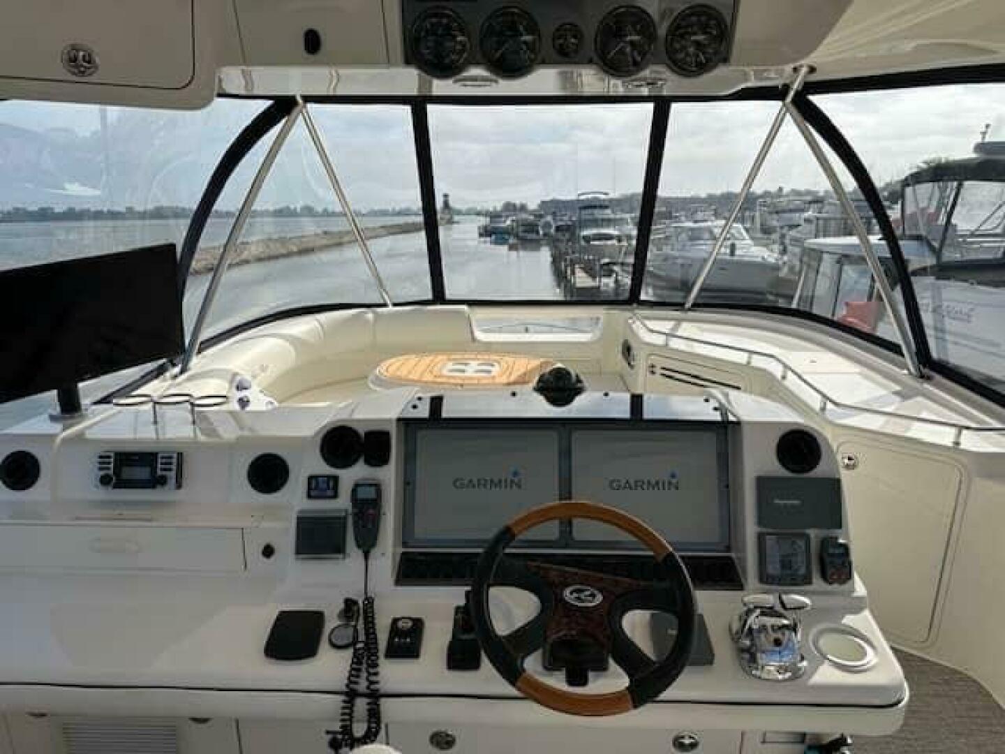 Slide: The Image of Sea Ray 550 Sedan Bridge 2005 - 5359868