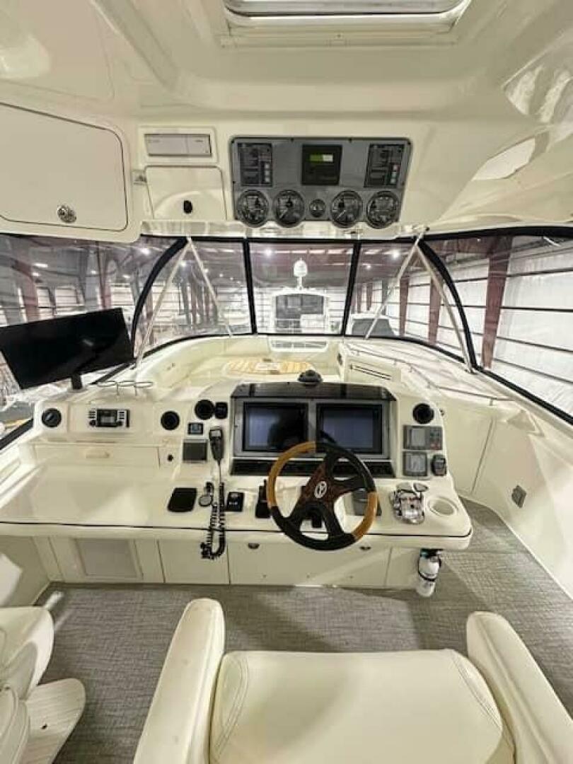 Slide: The Image of Sea Ray 550 Sedan Bridge 2005 - 5359869