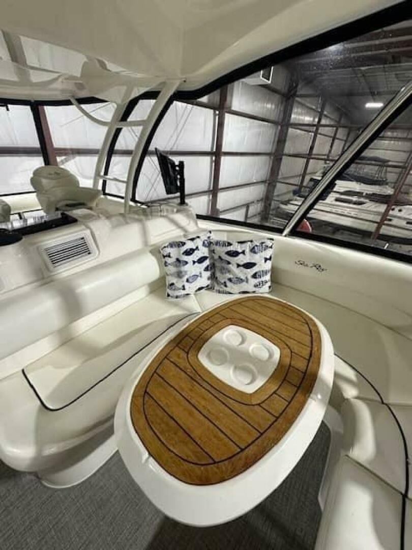 Slide: The Image of Sea Ray 550 Sedan Bridge 2005 - 5359874
