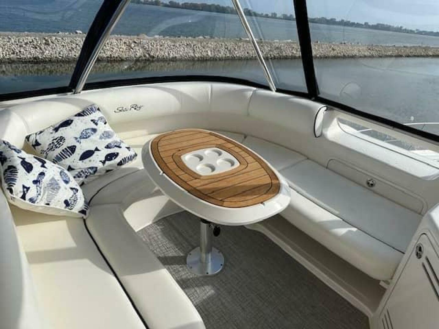 Slide: The Image of Sea Ray 550 Sedan Bridge 2005 - 5359875