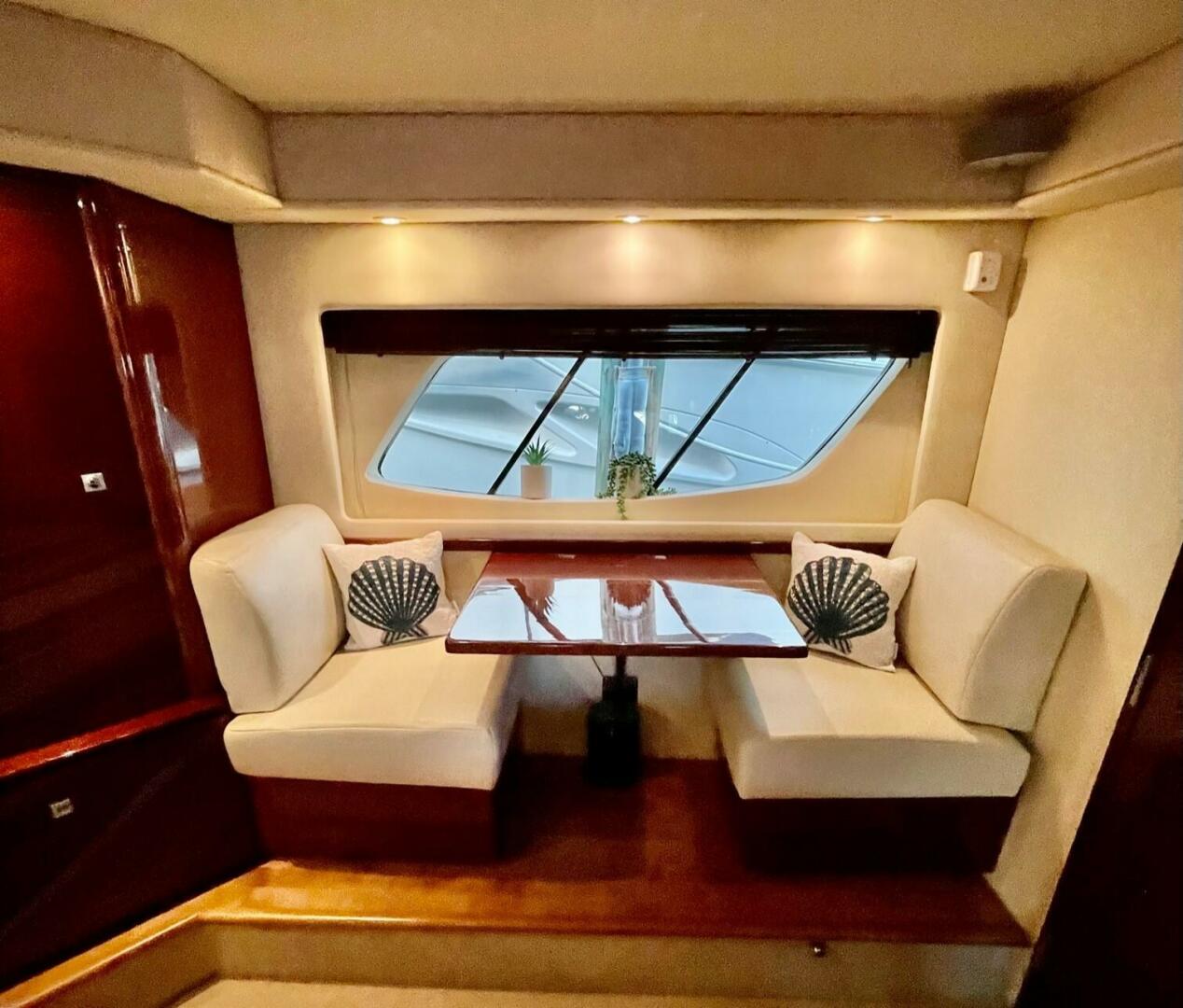 Slide: The Image of 2008 Sea Ray 55 Sundancer POSITIVE VIBES Master Stateroom (3) - 4003384