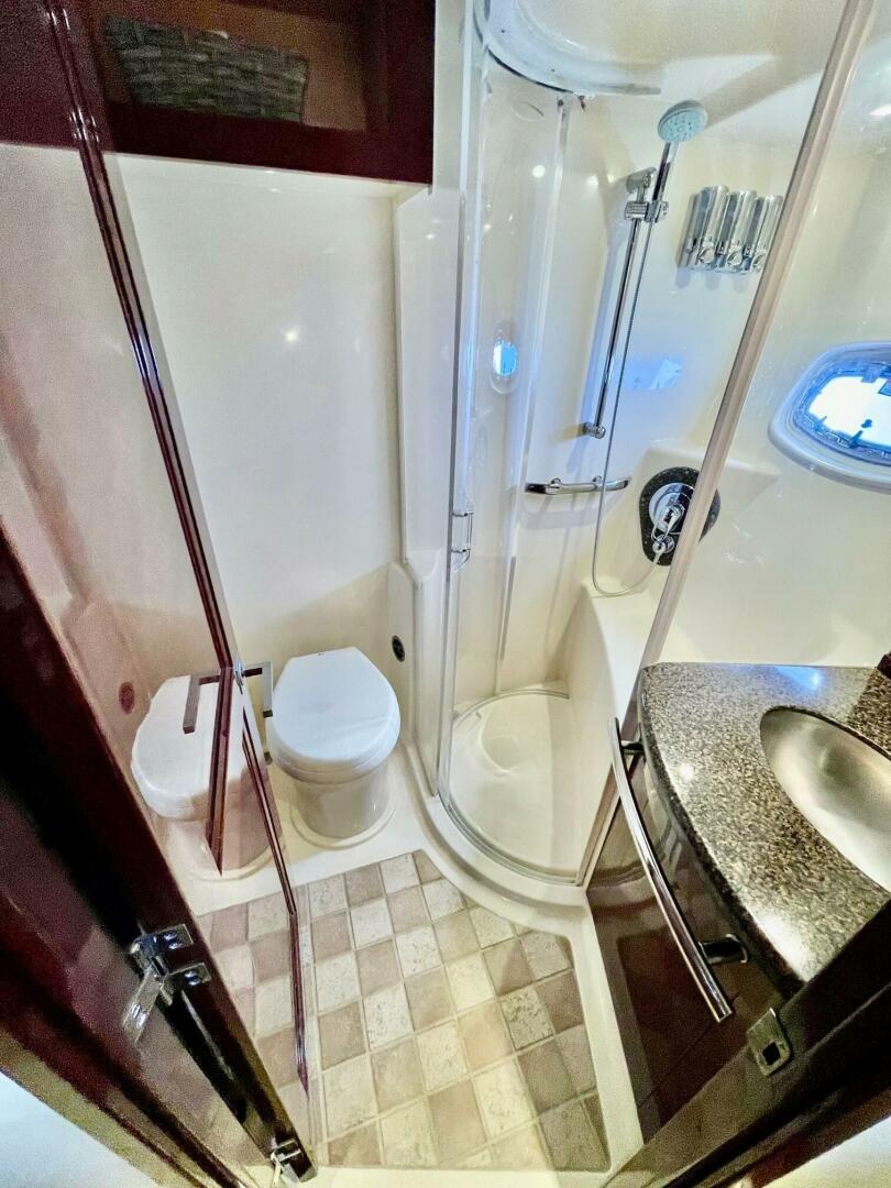 Slide: The Image of 2008 Sea Ray 55 Sundancer POSITIVE VIBES VIP Head - 4003402